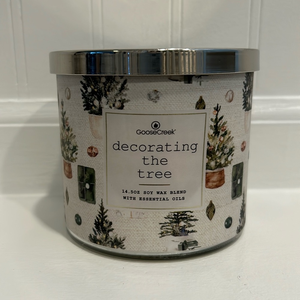 Goose Creek ‘decorating the tree’ candle 🕯️